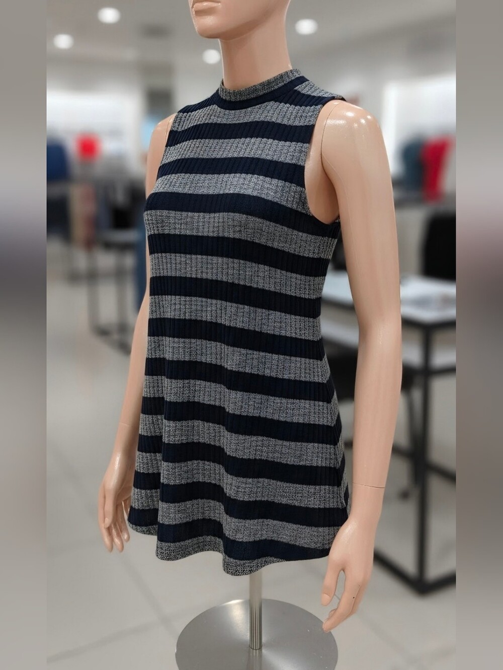 Stylish Sleeveless Striped Knit Top - Navy and Gray. Size Small